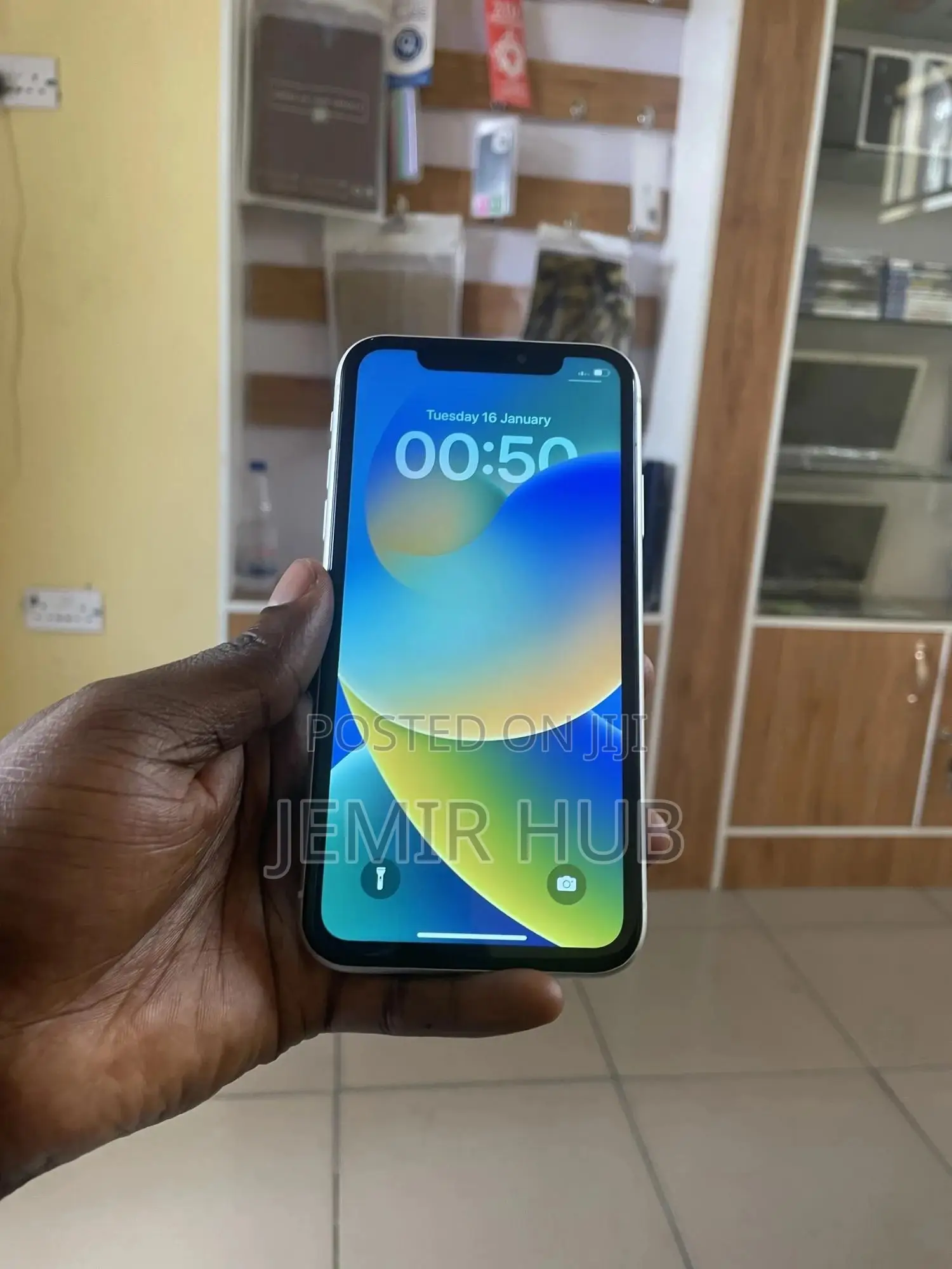New Apple iPhone XR 64 GB White