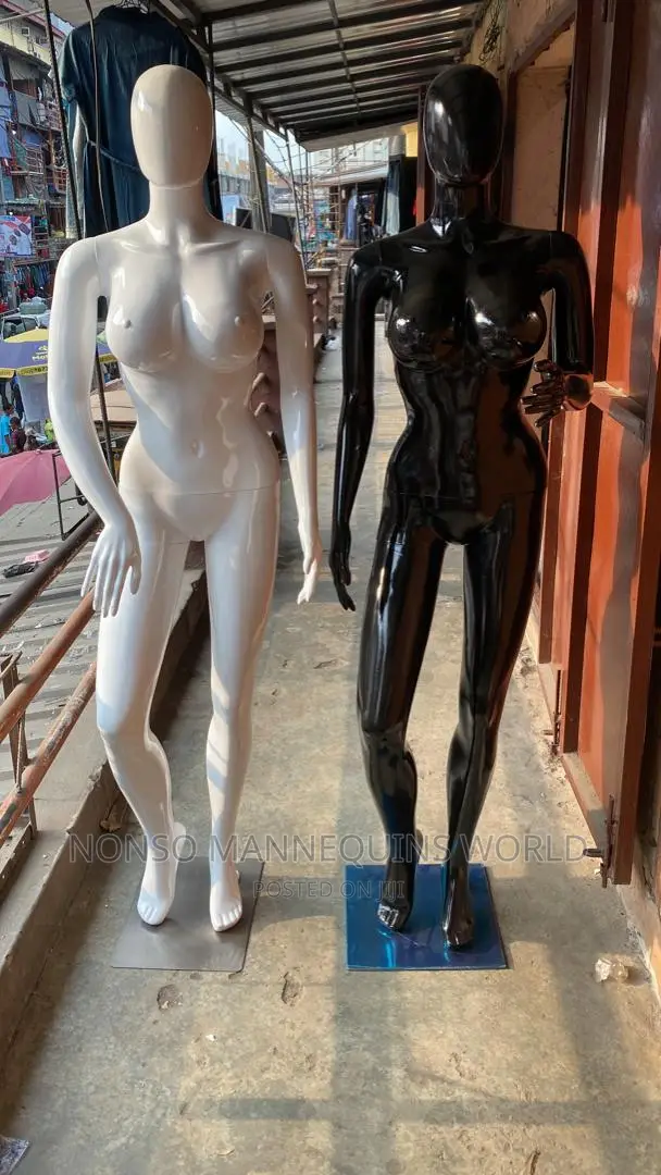 Glossy White Glossy Black Female Size 12 Dummy