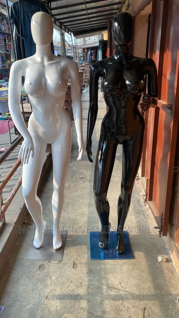 Glossy White Glossy Black Female Size 12 Dummy