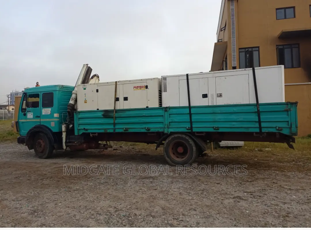 Self Loader Truck or Hiab for Equipment Movement