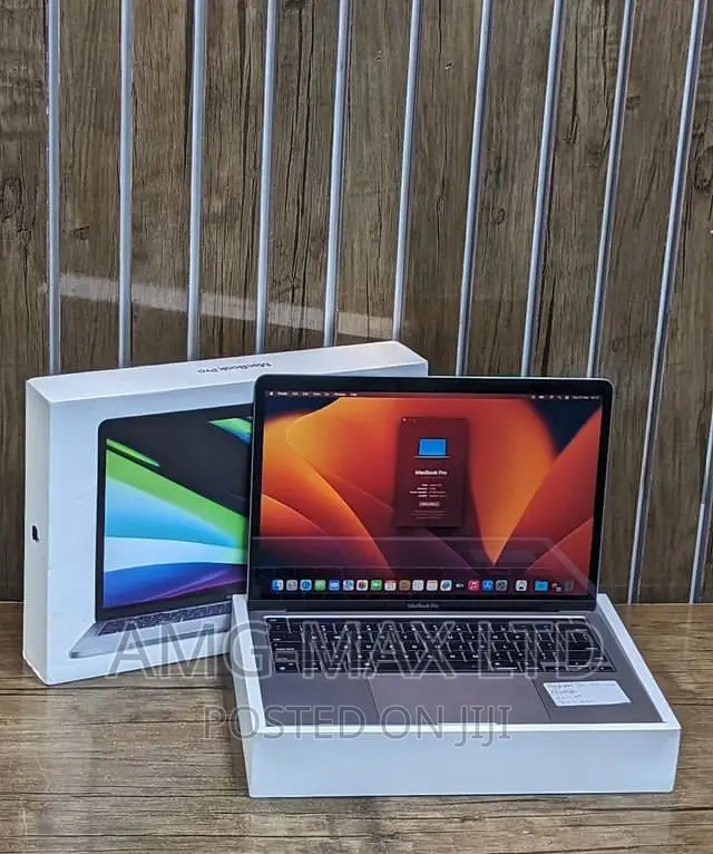 Laptop Apple MacBook Pro 2022 M2 8GB Apple M2 SSD 256GB