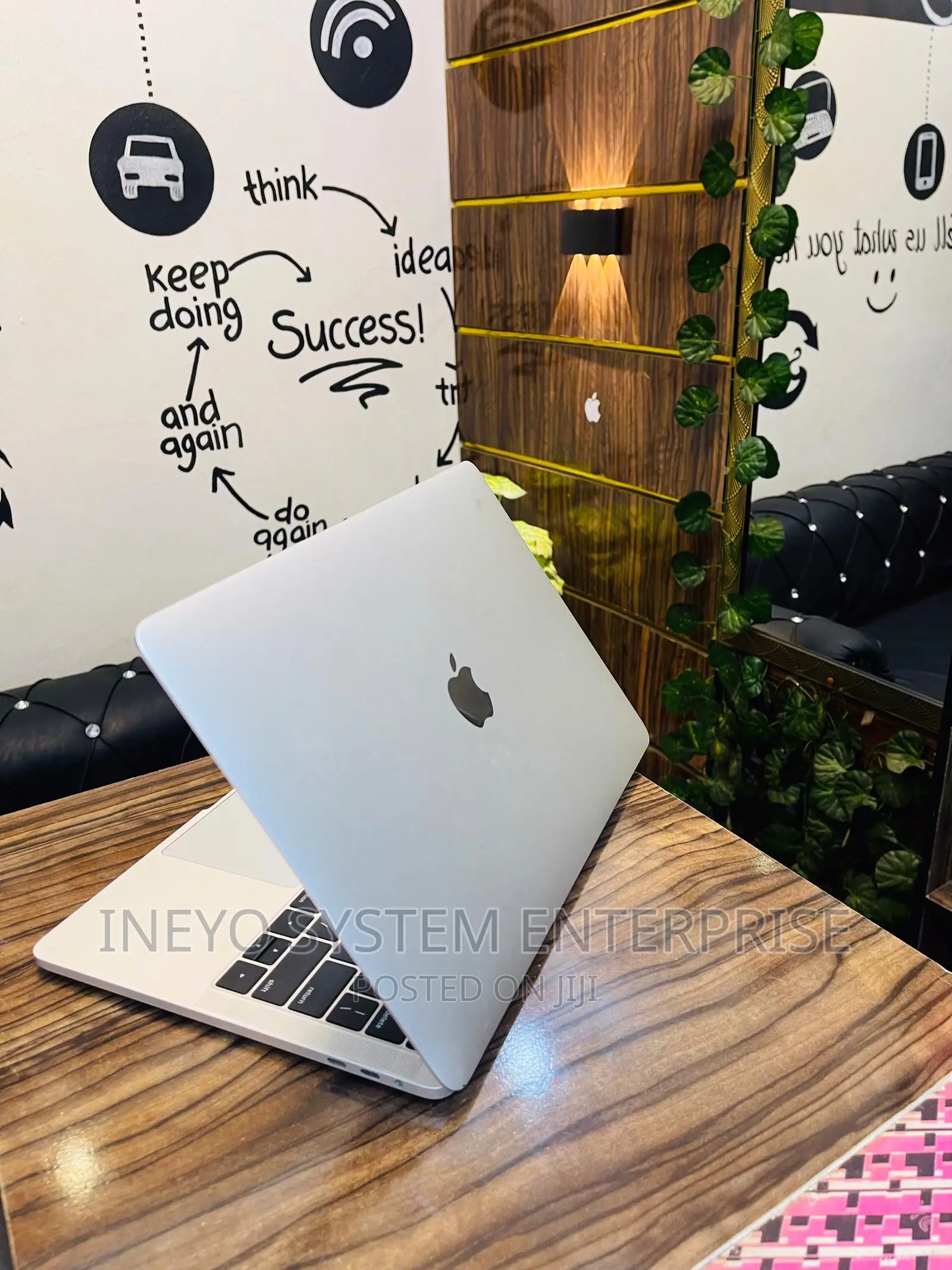 Laptop Apple MacBook Pro 2018 8GB Intel Core I5 SSD 256GB