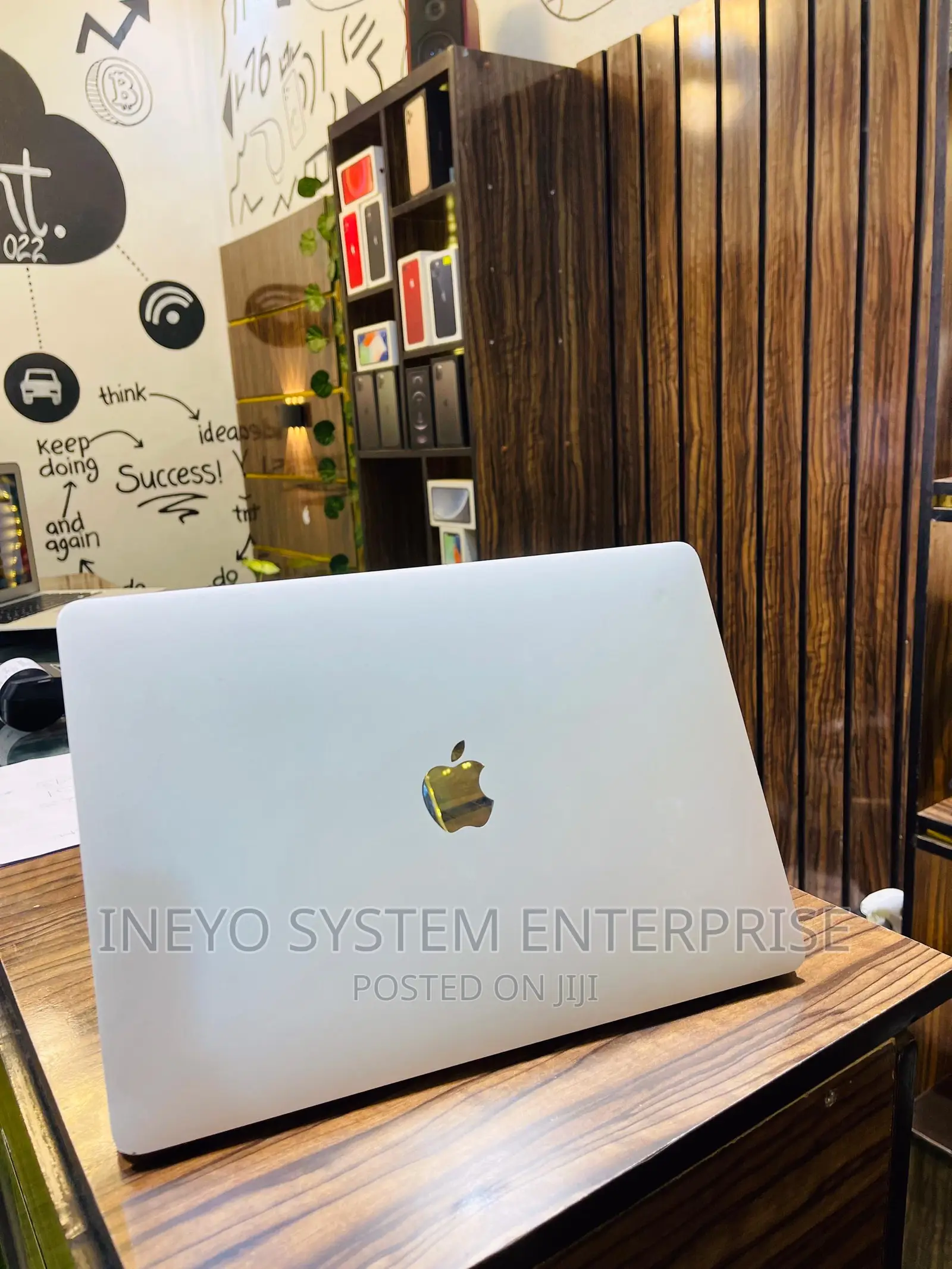 Laptop Apple MacBook Pro 2018 8GB Intel Core I5 SSD 256GB
