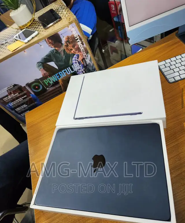 Laptop Apple MacBook Air 2022 M2 8GB Apple M2 SSD 256GB
