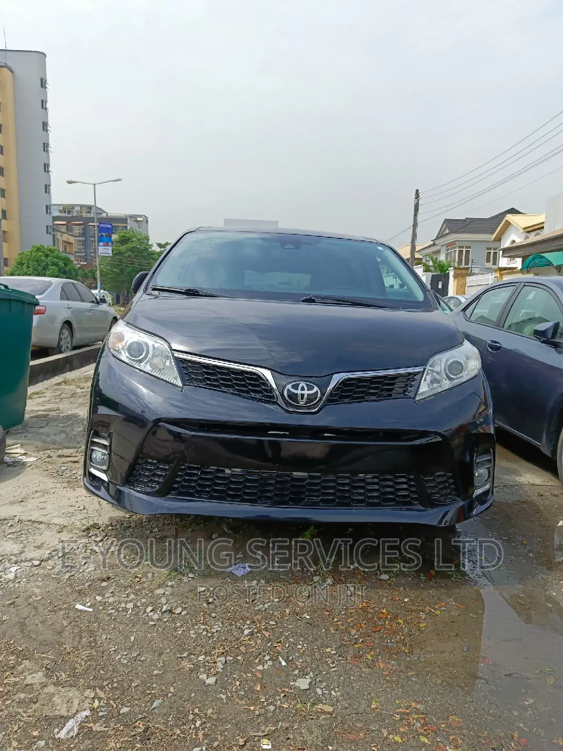 Toyota Sienna XLE FWD 2019 Black