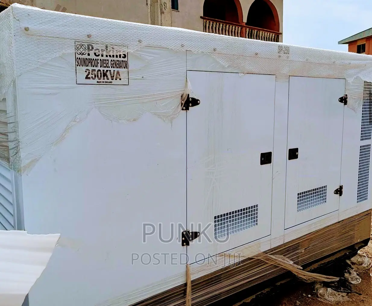 Perkins Soundproof Diesel Gen of 250kva Copper Capacity