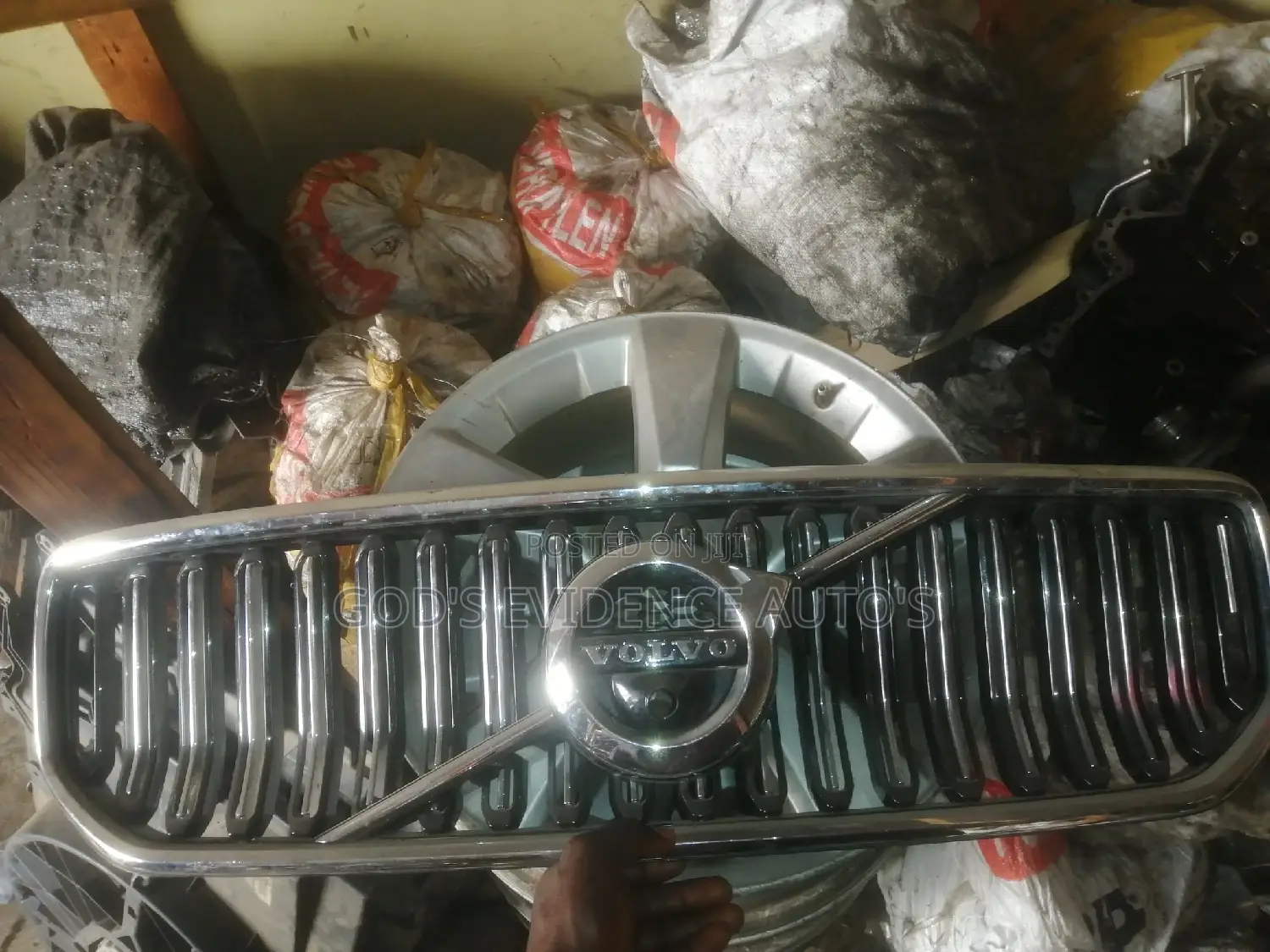 Front Grill Volvo XC