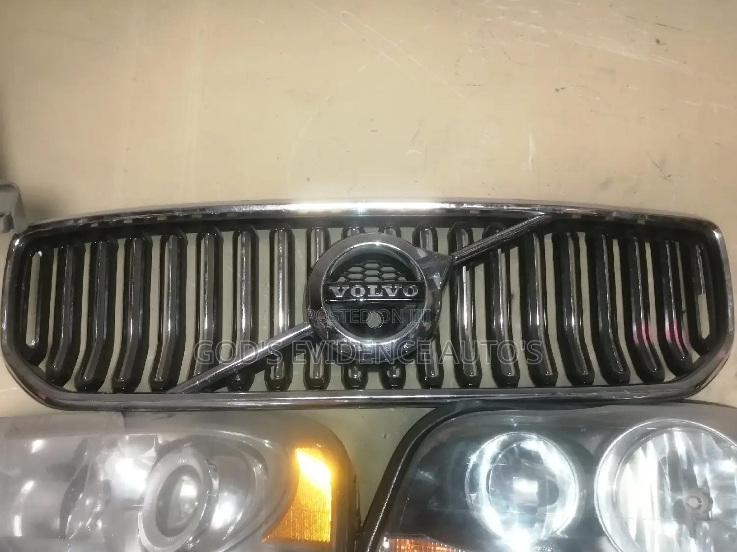 Front Grill Volvo XC