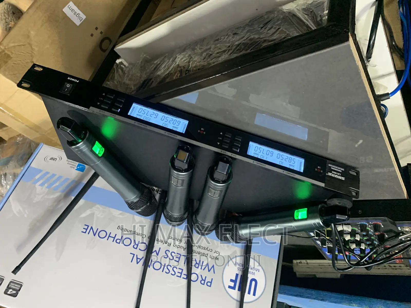 Professional SHURE 4channels Wireless Microphone