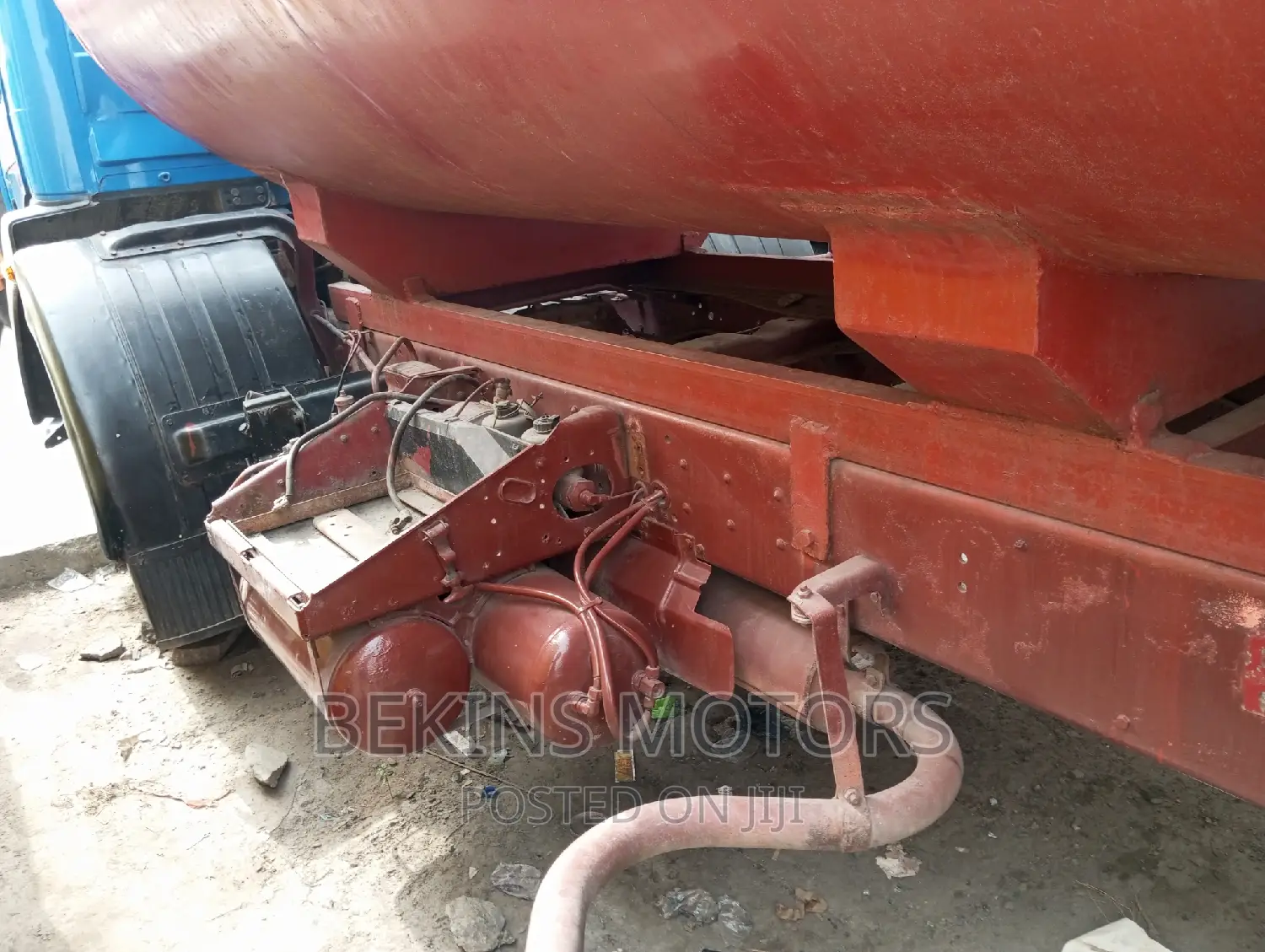 Foreign Used Mercedes-Benz Water Tanker Truck