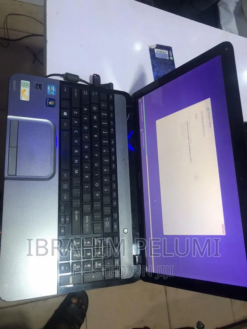 Laptop Toshiba Satellite C850 4GB Intel Core I7 HDD 320GB