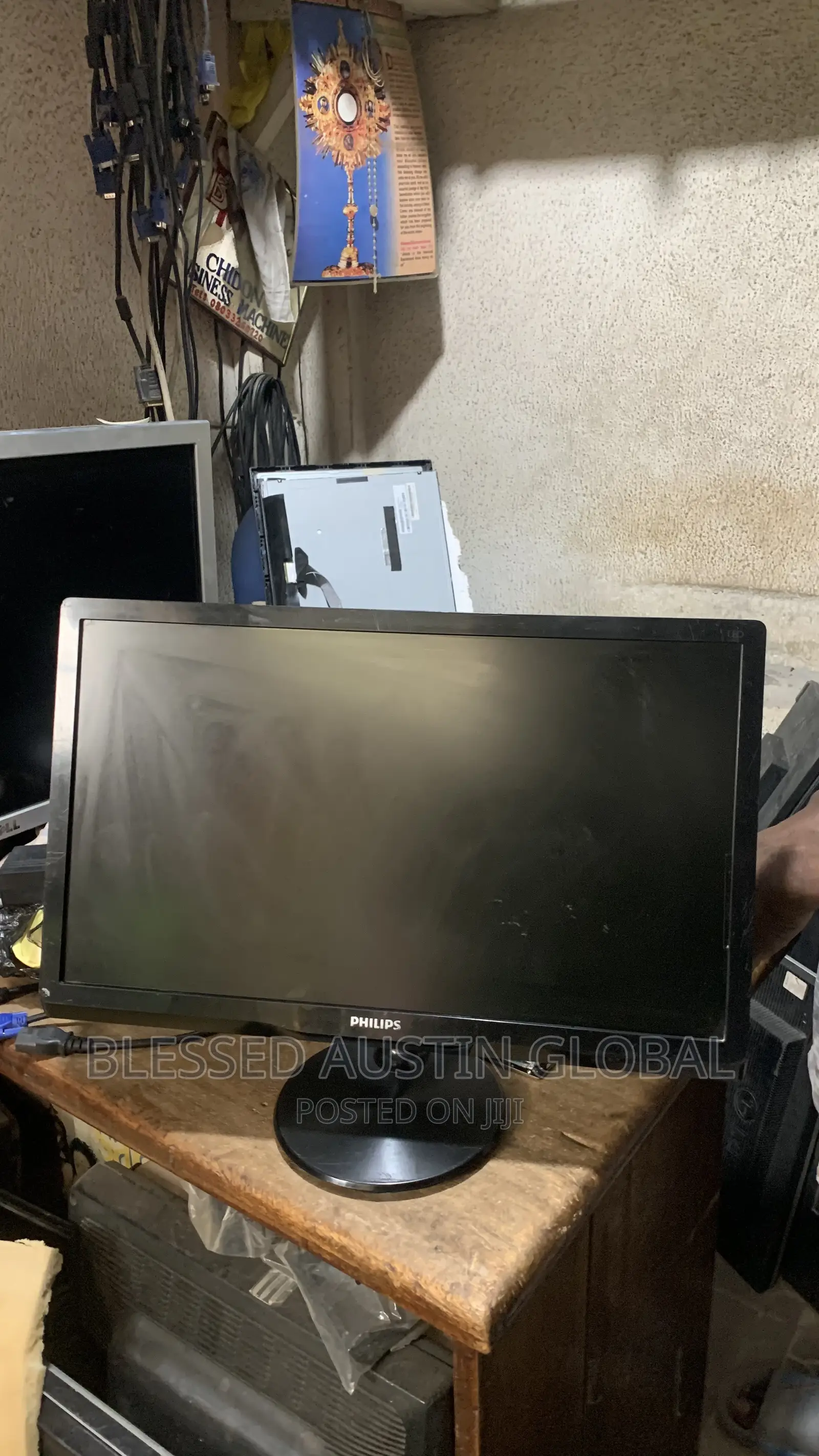 22 Inches Monitor