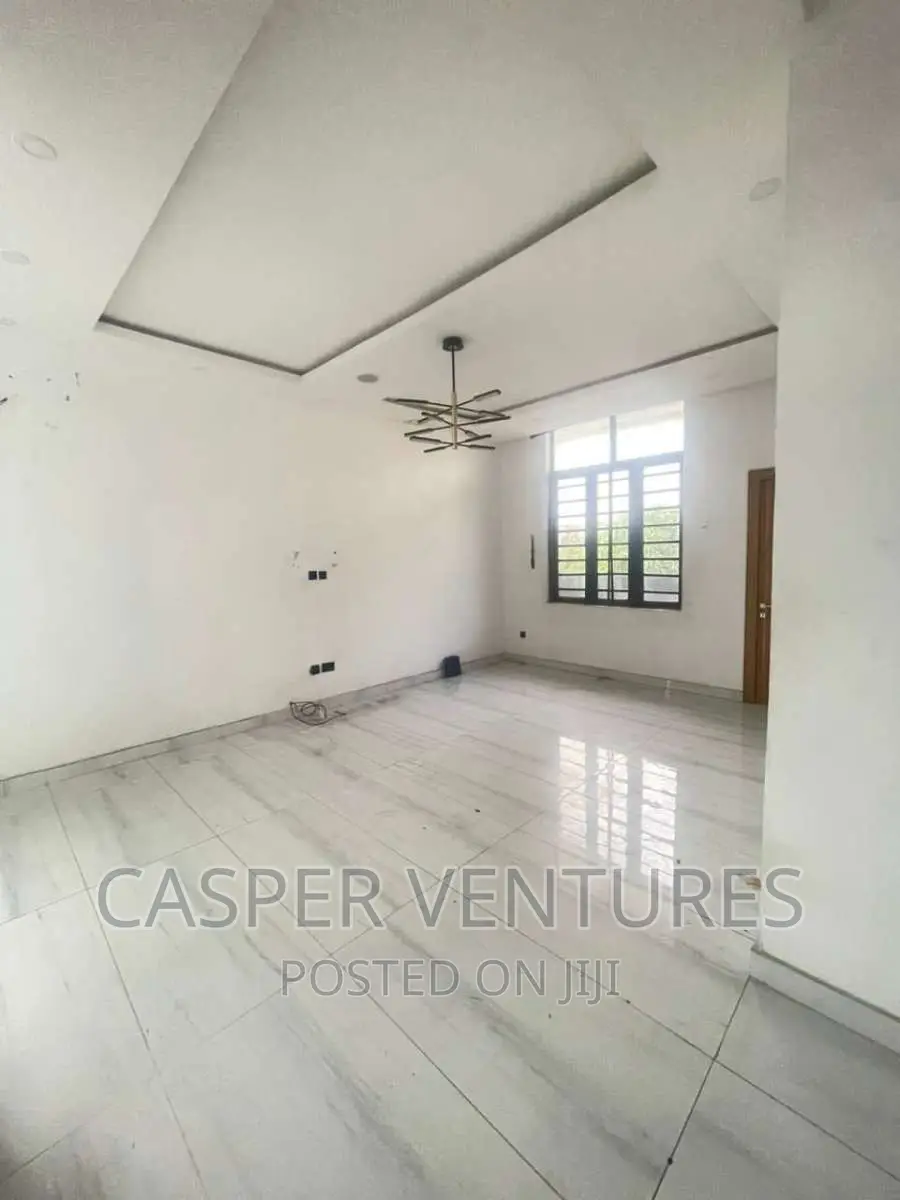 4bdrm Duplex in Lekki for rent