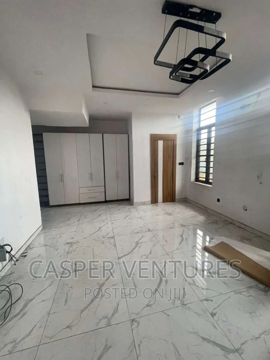 4bdrm Duplex in Lekki for rent