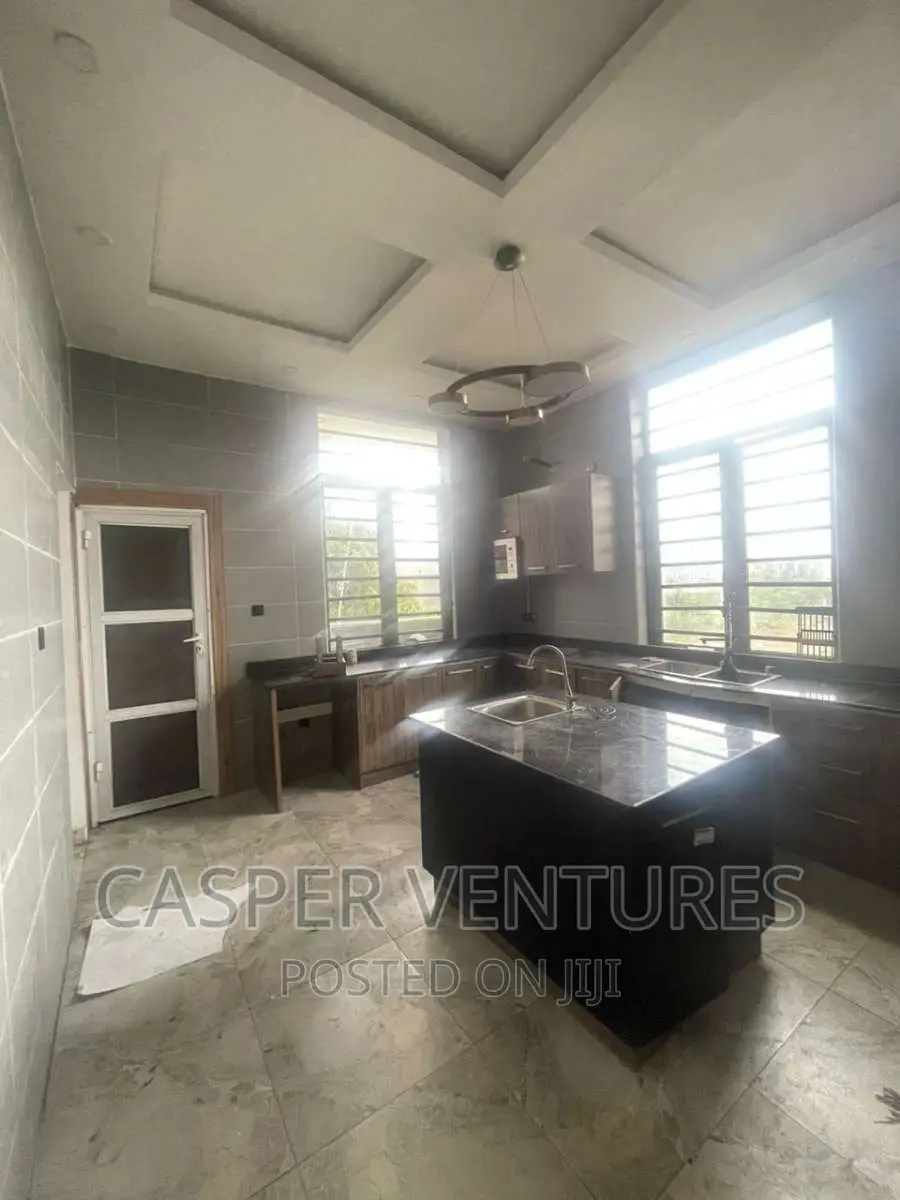 4bdrm Duplex in Lekki for rent