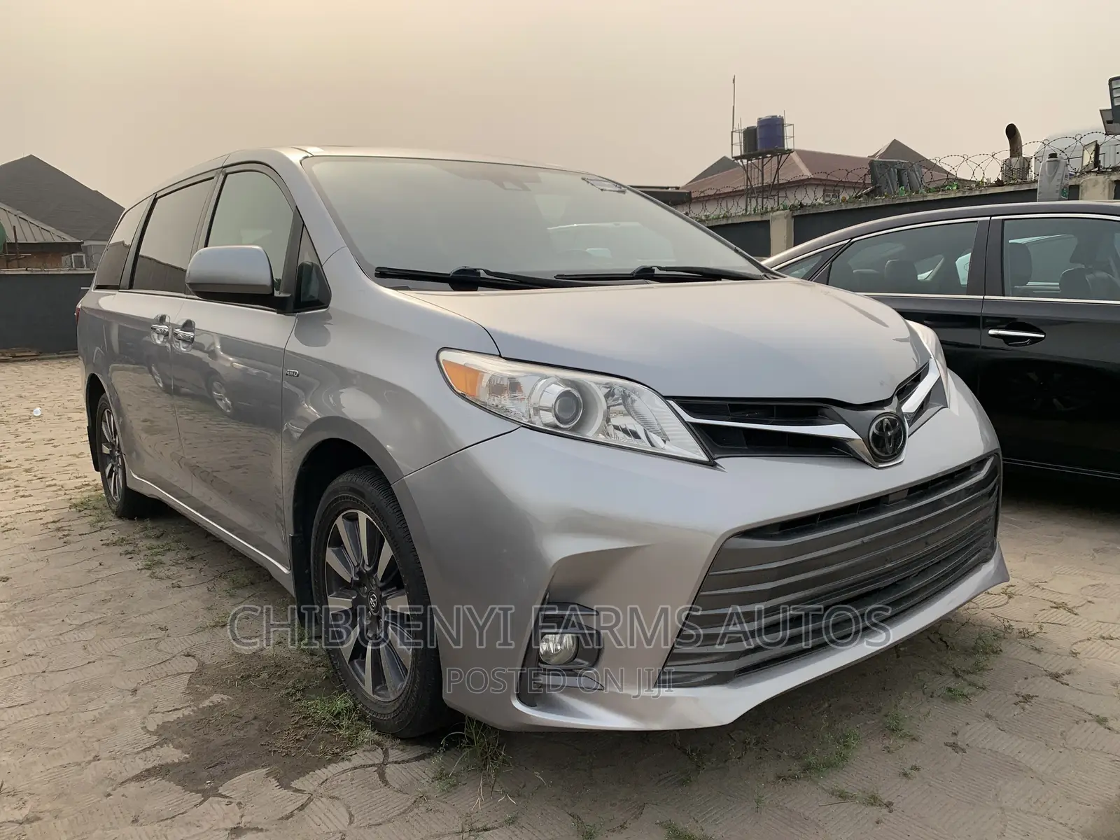 Toyota Sienna 2018 Silver