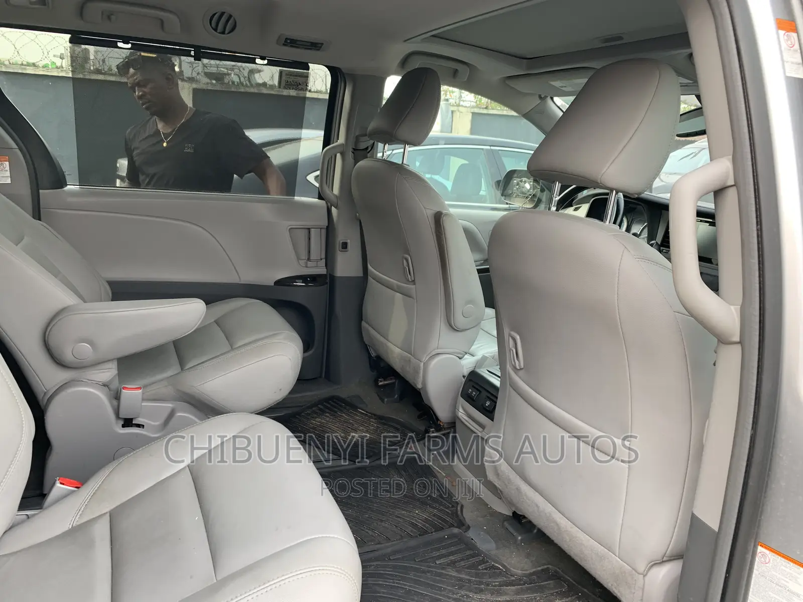 Toyota Sienna 2018 Silver