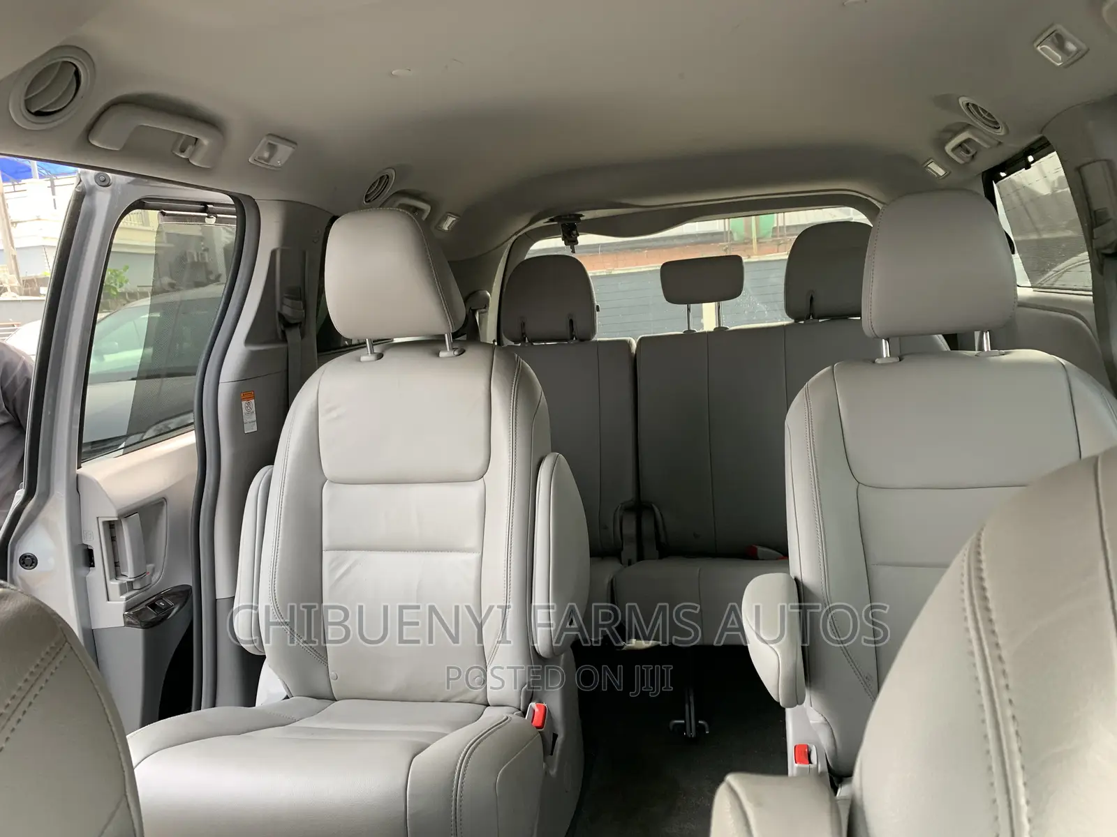 Toyota Sienna 2018 Silver