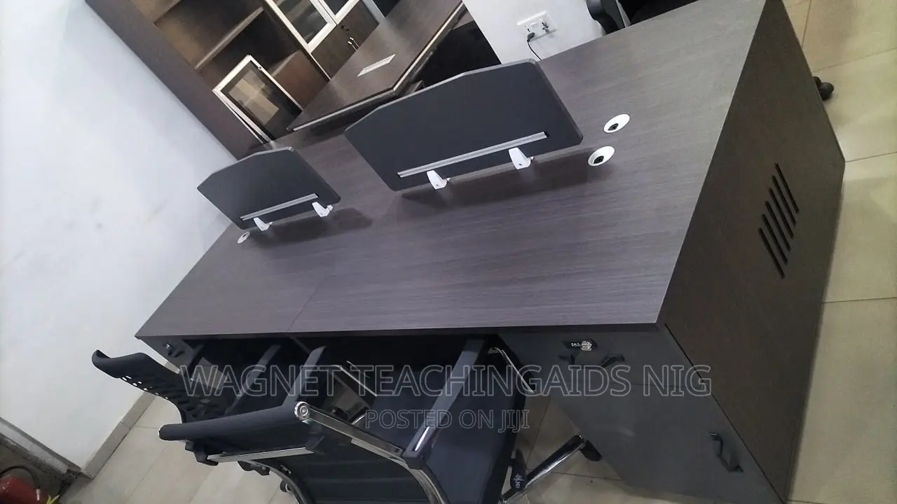 4 Siters Work Station Furniture
