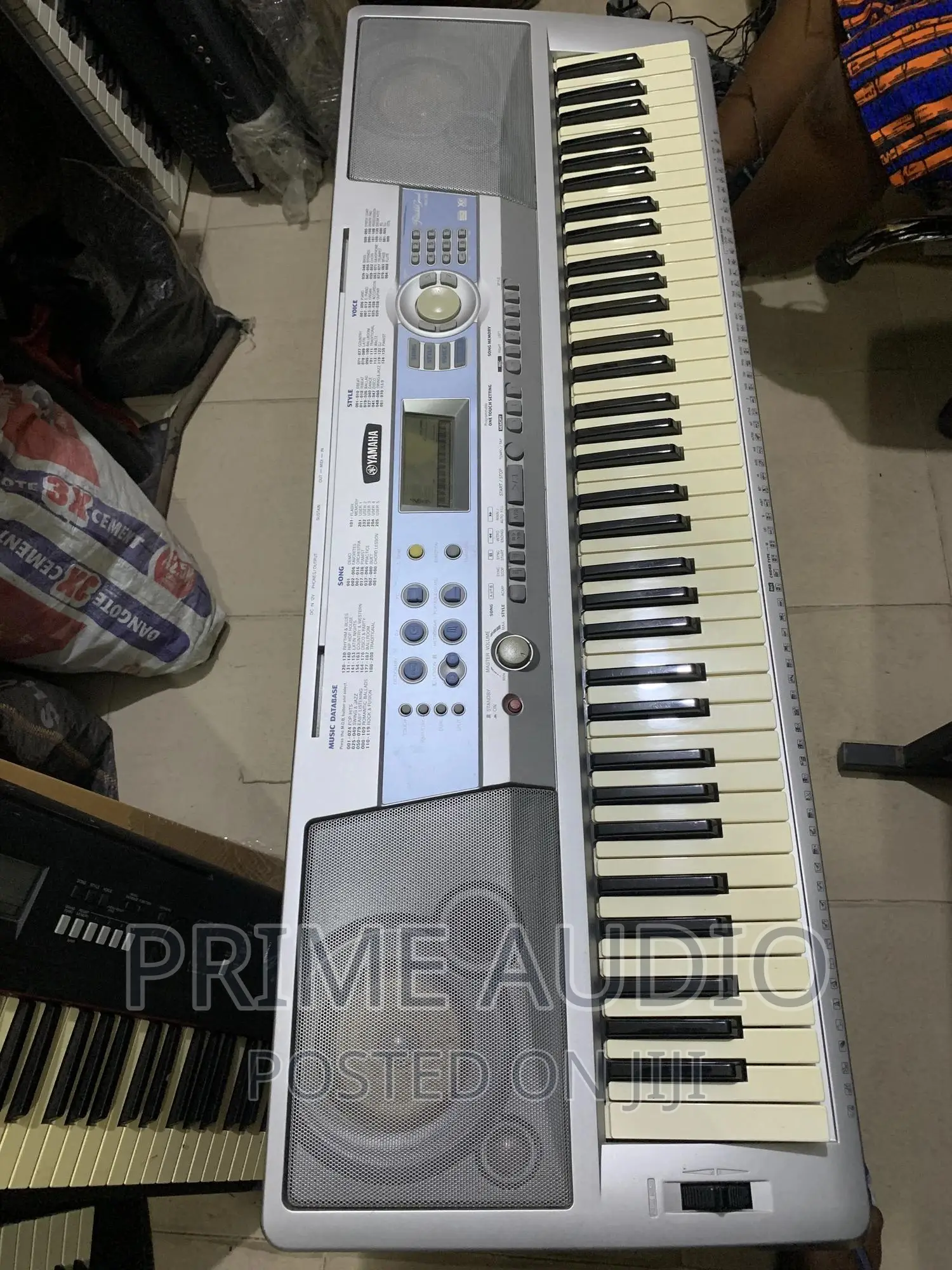 Yamaha DGX 200 Portable Grand Piano Keyboard