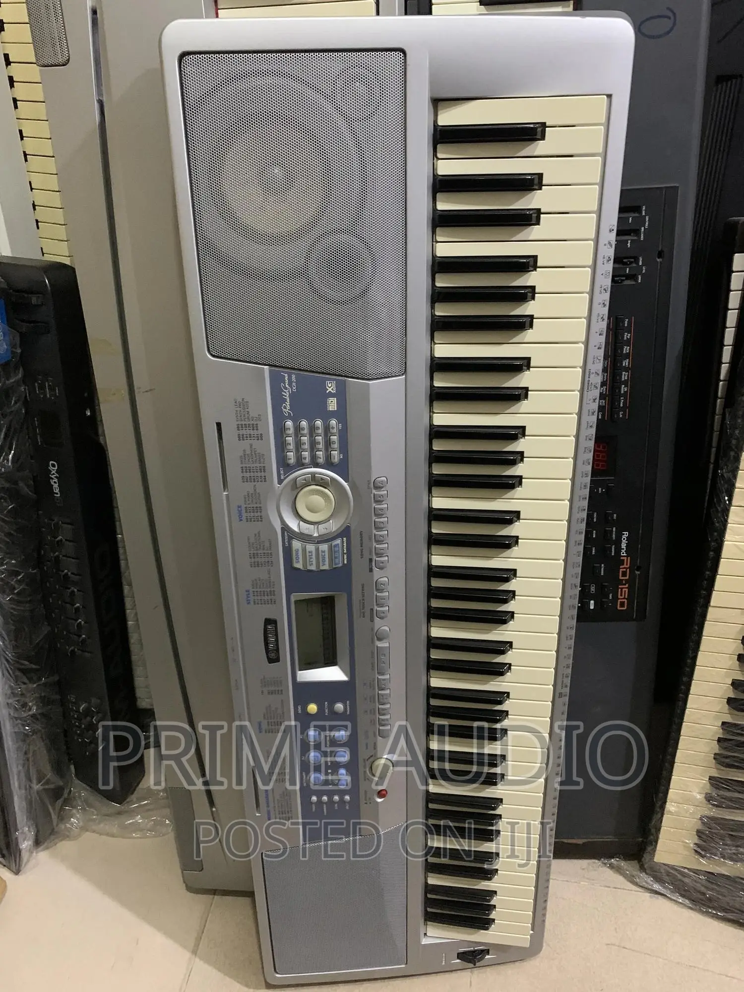 Yamaha DGX 200 Portable Grand Piano Keyboard