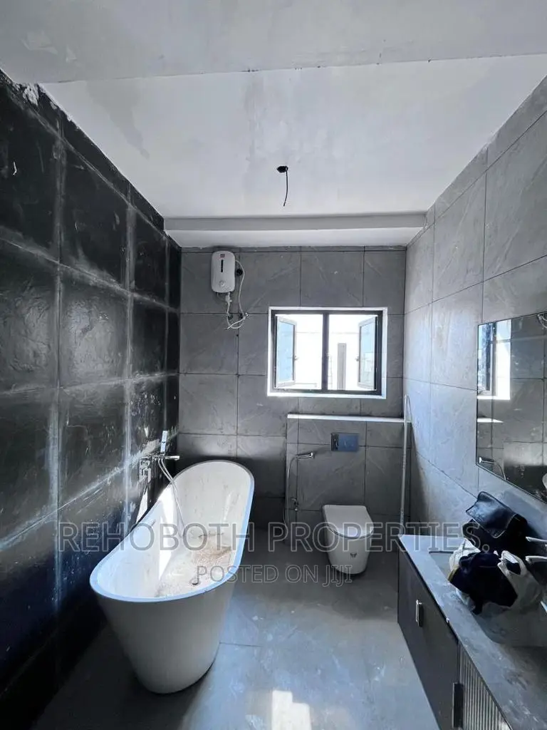 4bdrm Duplex in Carlton Gate, Ibadan for sale