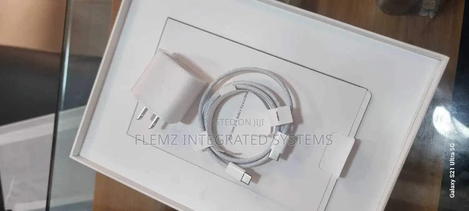 Apple iPad / iPhone 15, 15 Pro, 15 Pro Max Original Charger