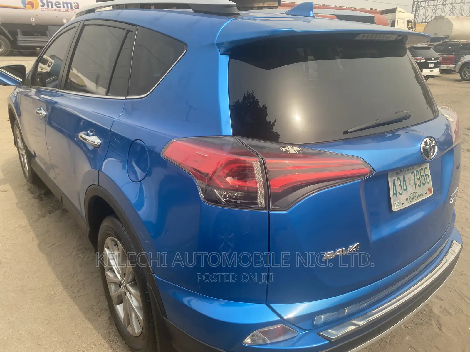 Toyota RAV4 2018 Blue