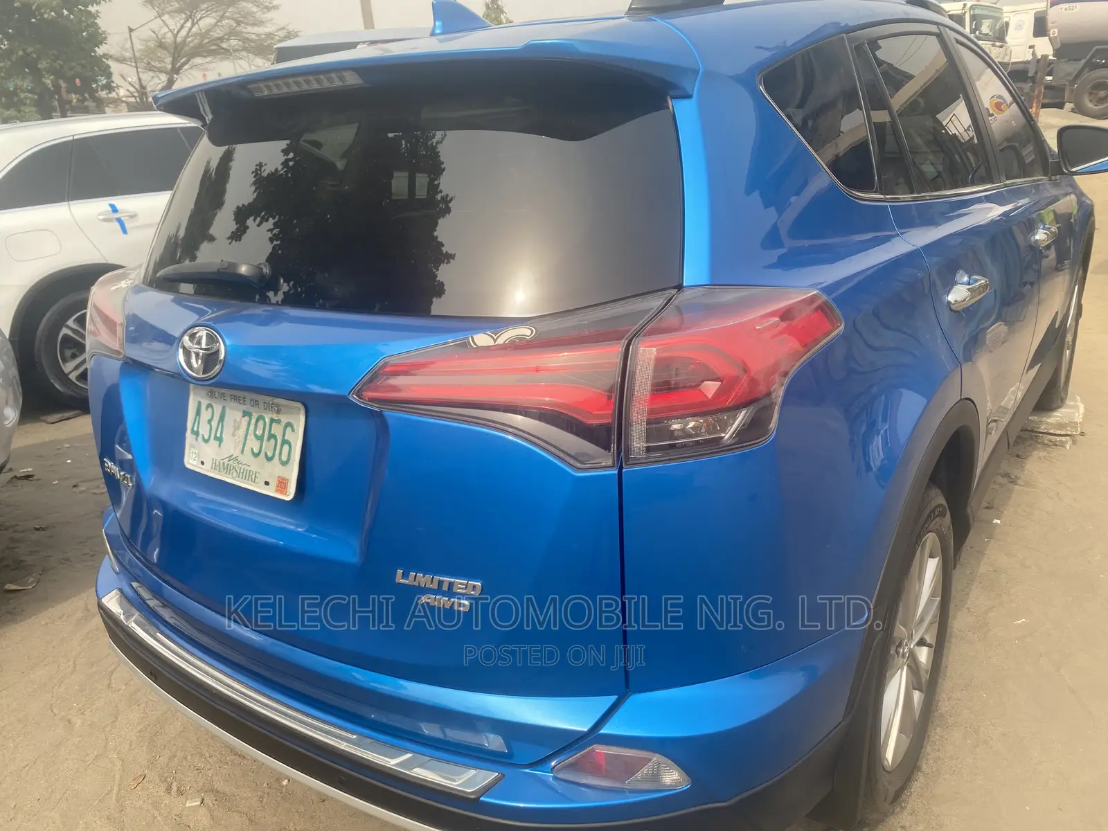 Toyota RAV4 2018 Blue