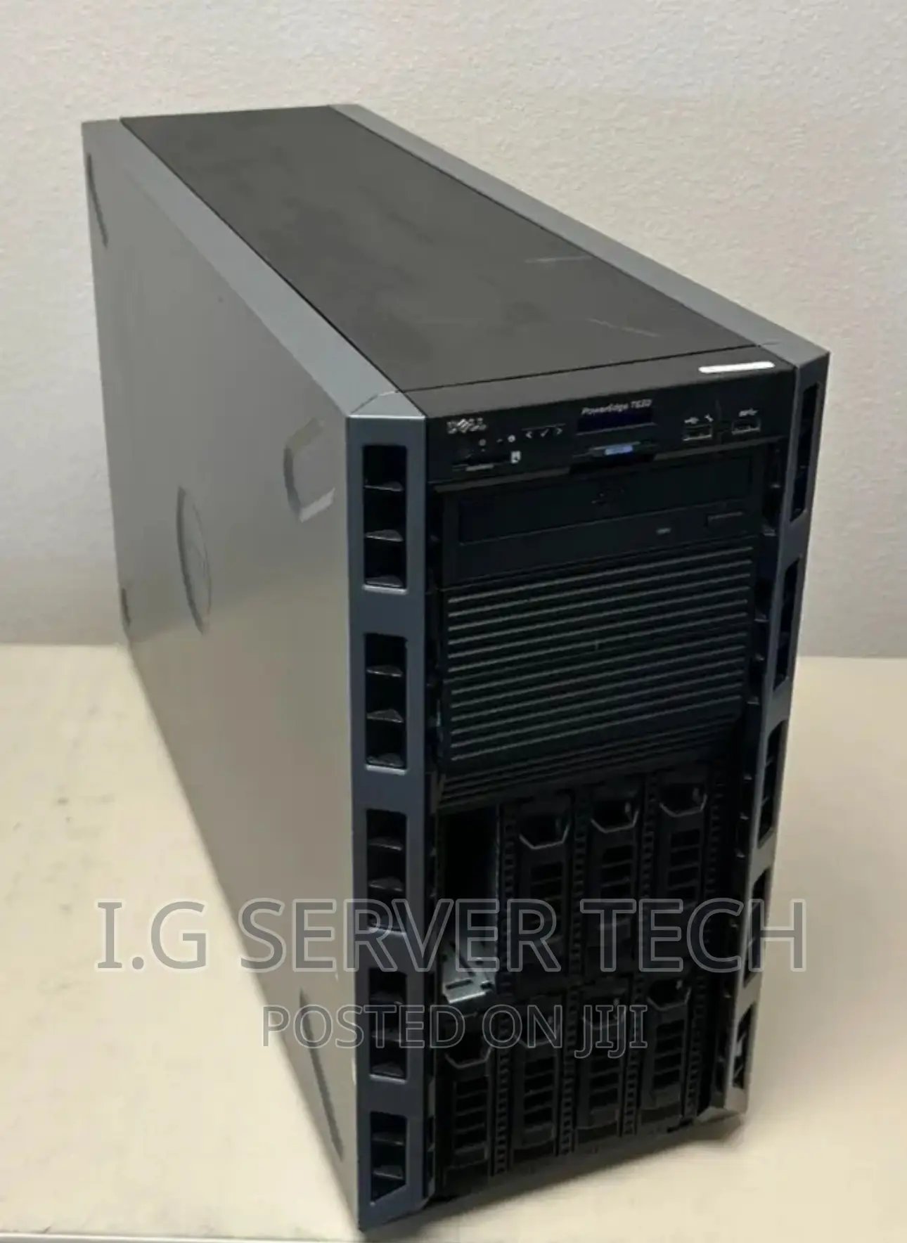 Server Dell PowerEdge T630 64GB Intel Xeon HDD+SSD 1T