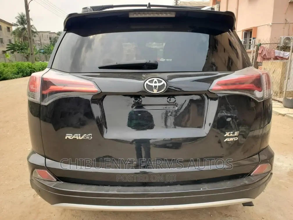 Toyota RAV4 XLE AWD (2.5L 4cyl 6A) 2016 Black