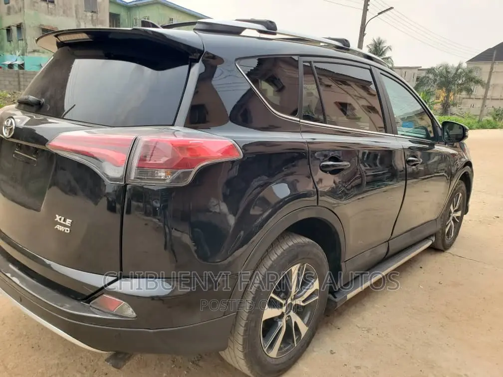 Toyota RAV4 XLE AWD (2.5L 4cyl 6A) 2016 Black