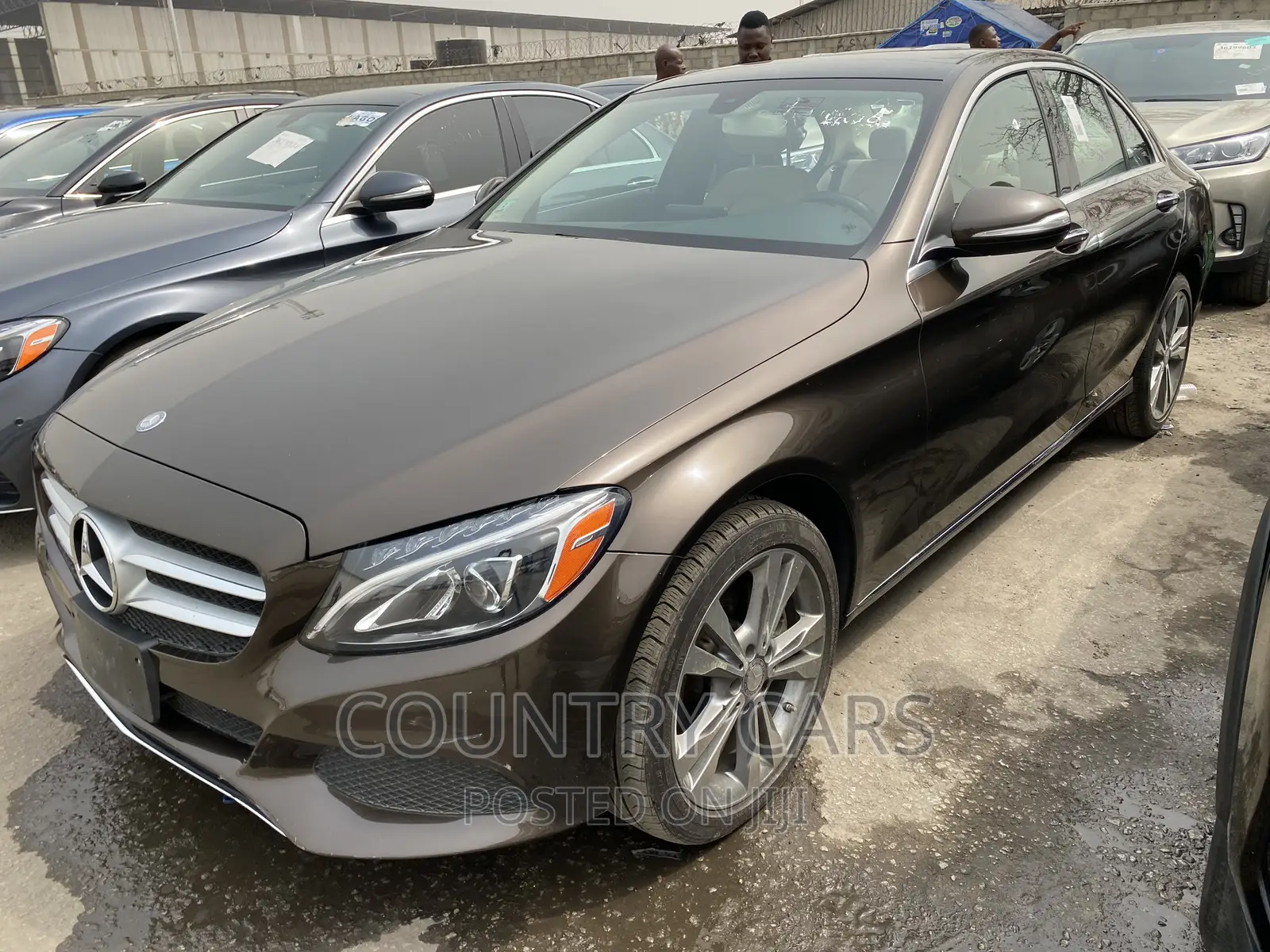 Mercedes-Benz C300 2016 Brown