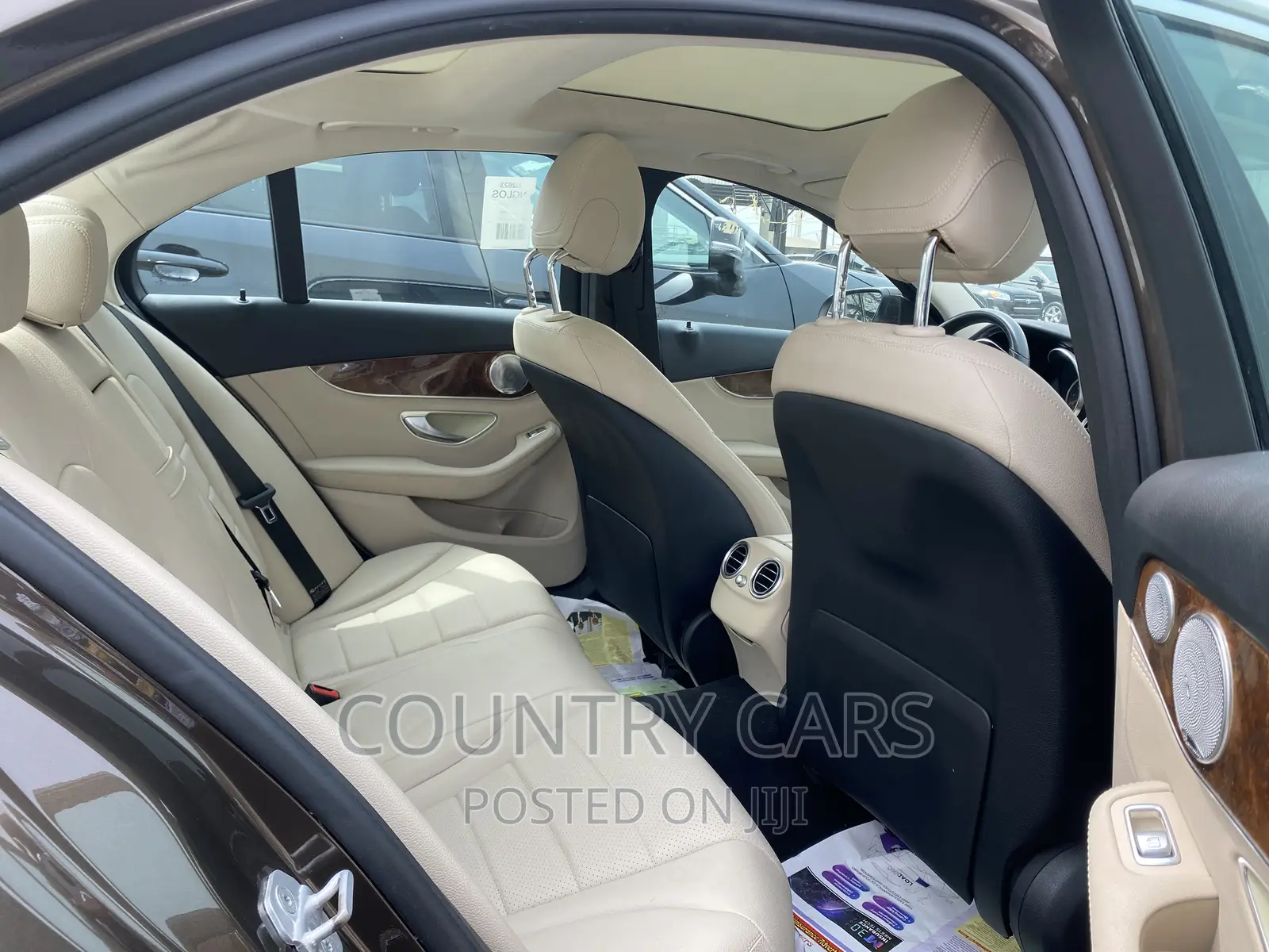Mercedes-Benz C300 2016 Brown