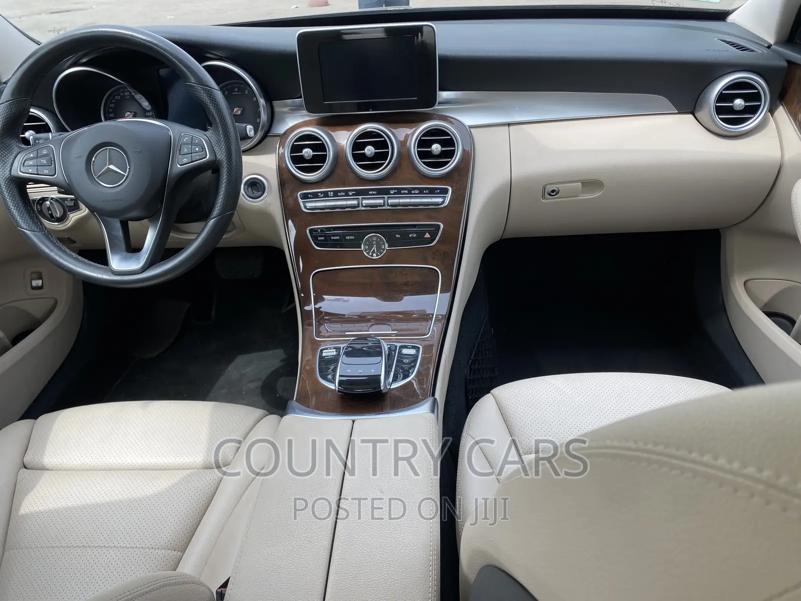 Mercedes-Benz C300 2016 Brown