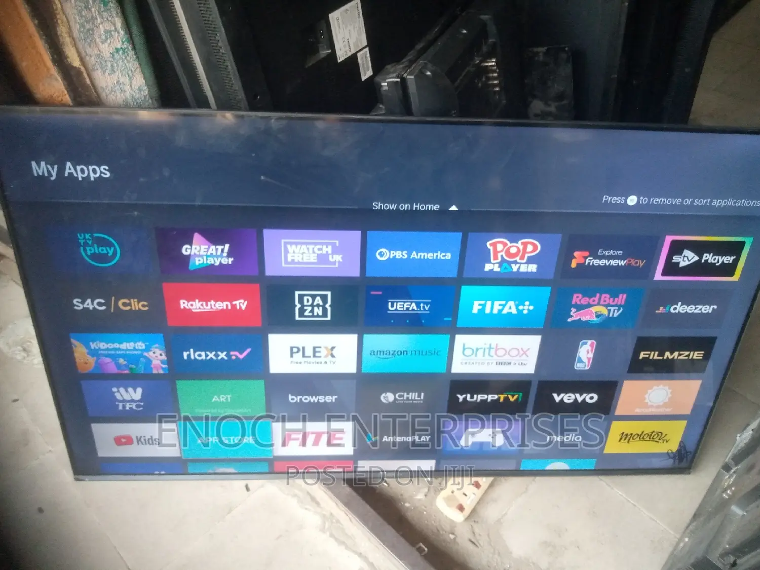 55 Inches Hisense Uk Used Smart Tv Clean and Sharp.