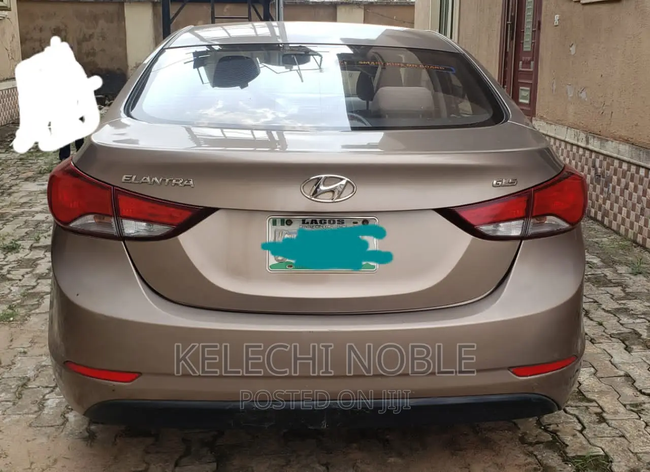Hyundai Elantra Limited 4dr Sedan (1.8L 4cyl 6A) 2015 Gold
