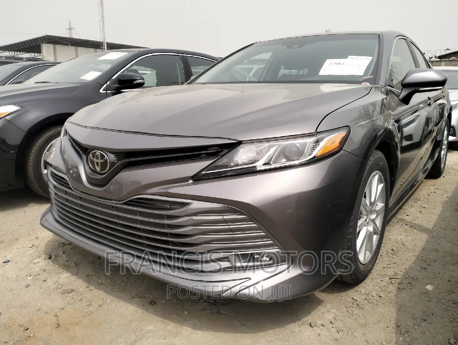 Toyota Camry LE (2.5L 4cyl 8A) 2019 Gray