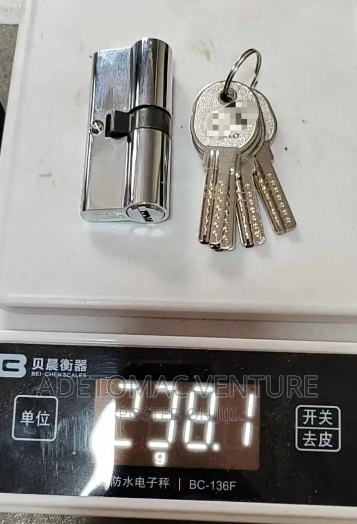 Cylinder Lock With 5 Computer Keys