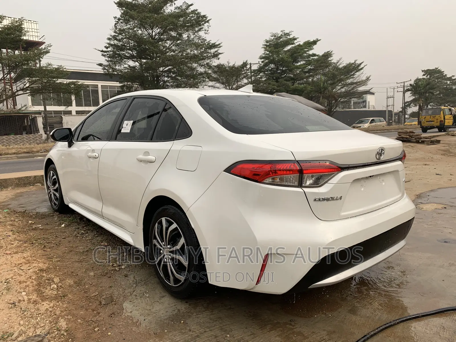 Toyota Corolla LE 2021 White