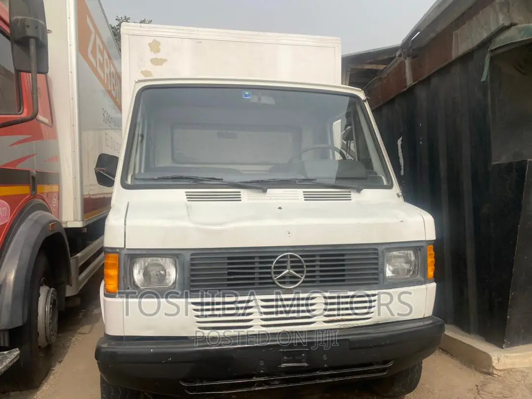 Mercedes Benz 310