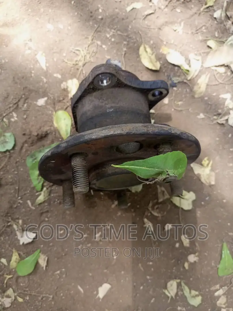 Toyota Camry Hub 2.4/2.7 4plug