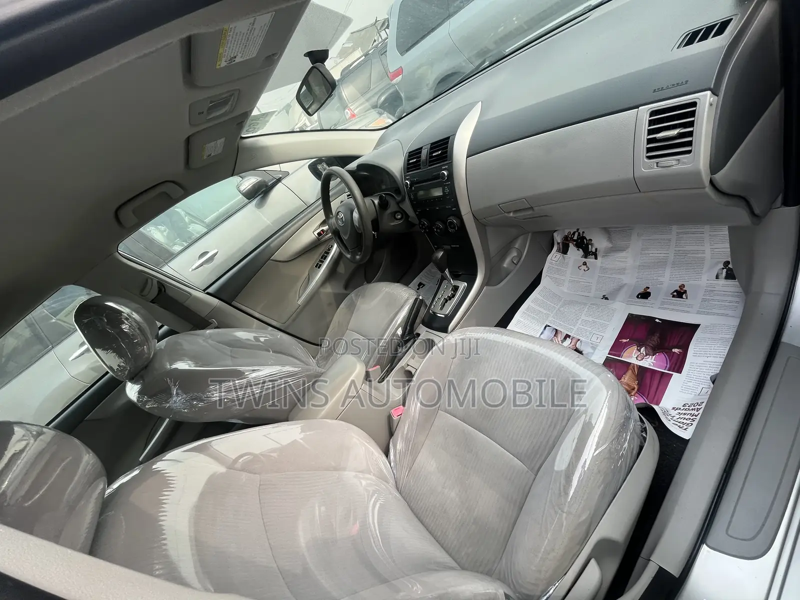 Toyota Corolla LE 4dr Sedan (1.8L 4cyl 4A) 2010 Silver