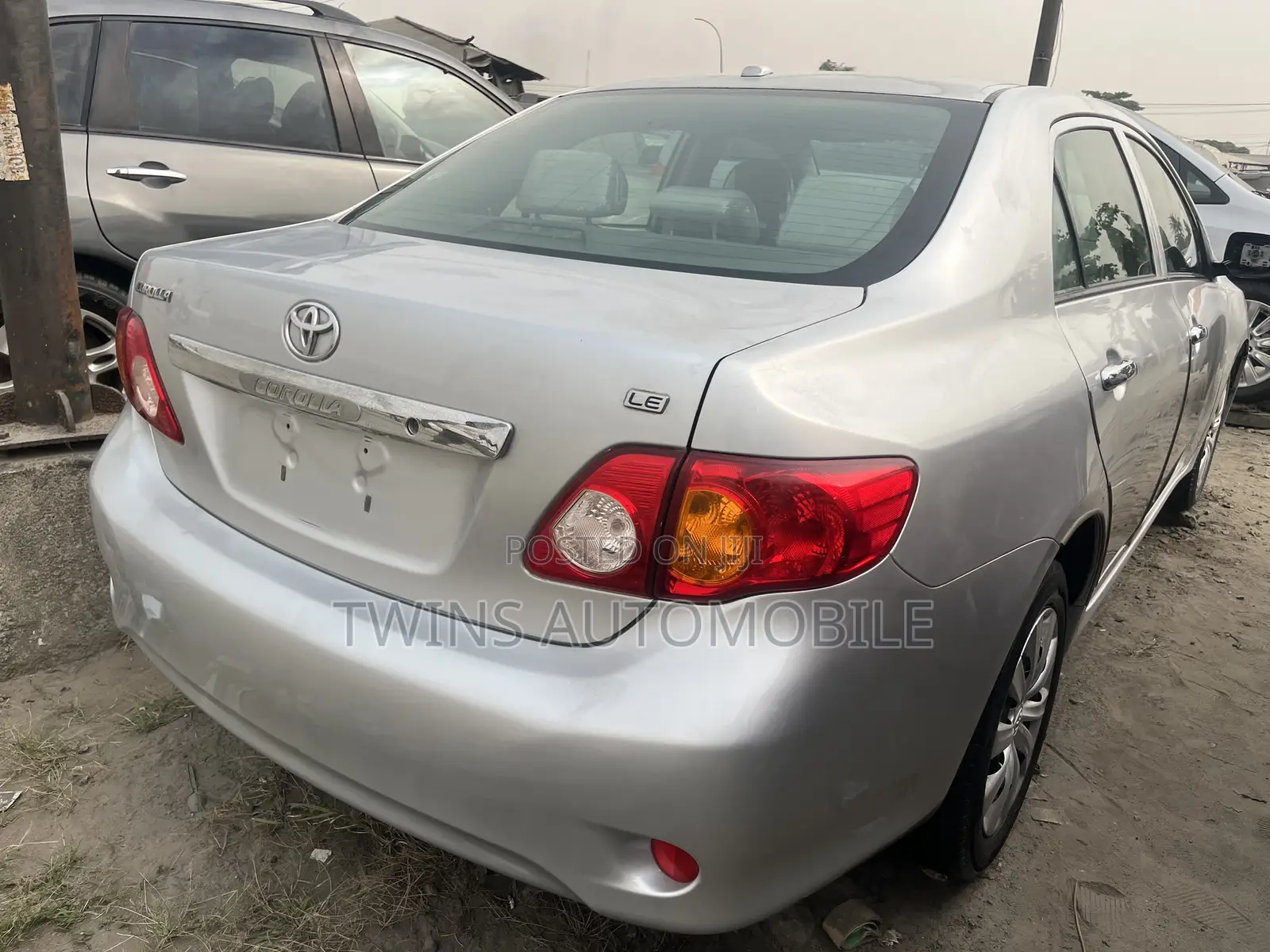 Toyota Corolla LE 4dr Sedan (1.8L 4cyl 4A) 2010 Silver