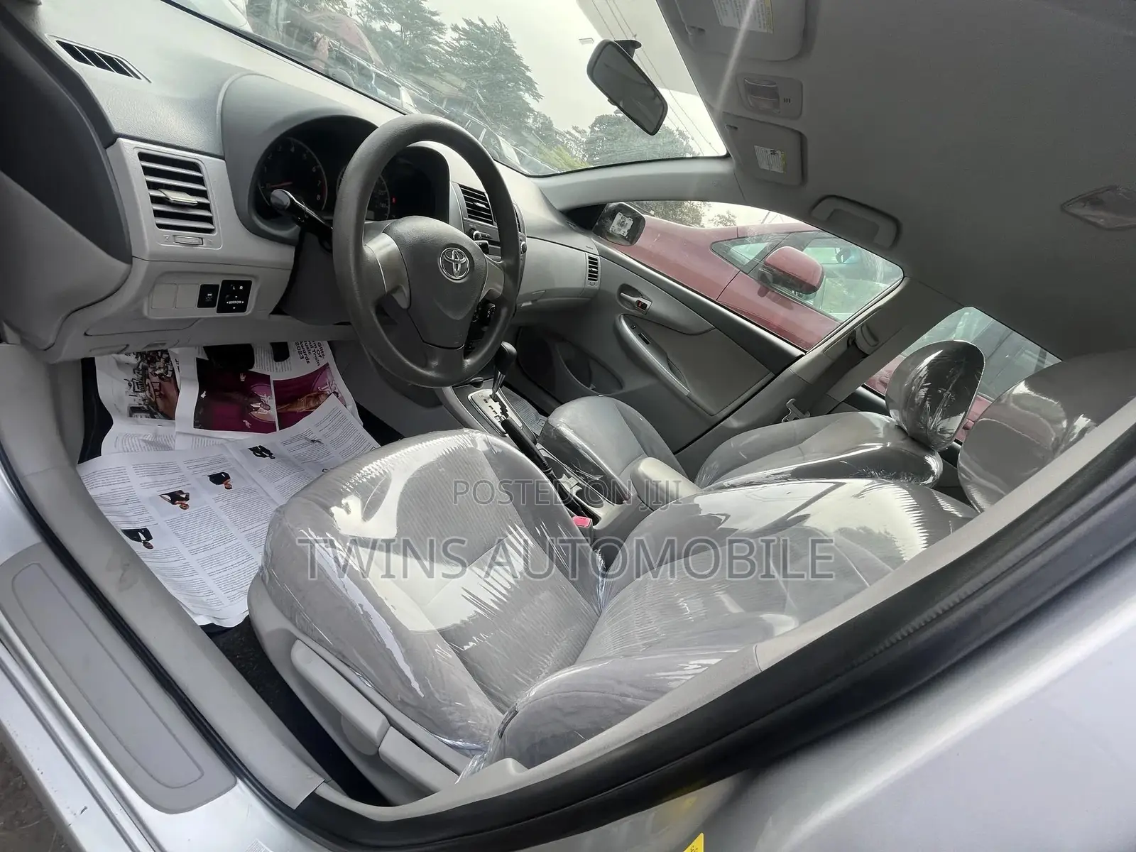 Toyota Corolla LE 4dr Sedan (1.8L 4cyl 4A) 2010 Silver