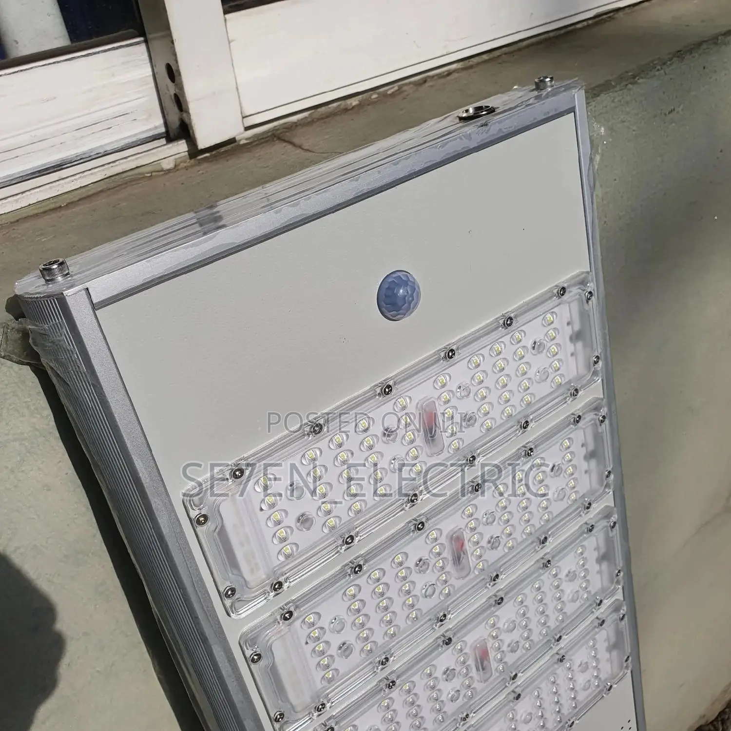 Solar Intergrated Street Light 200w