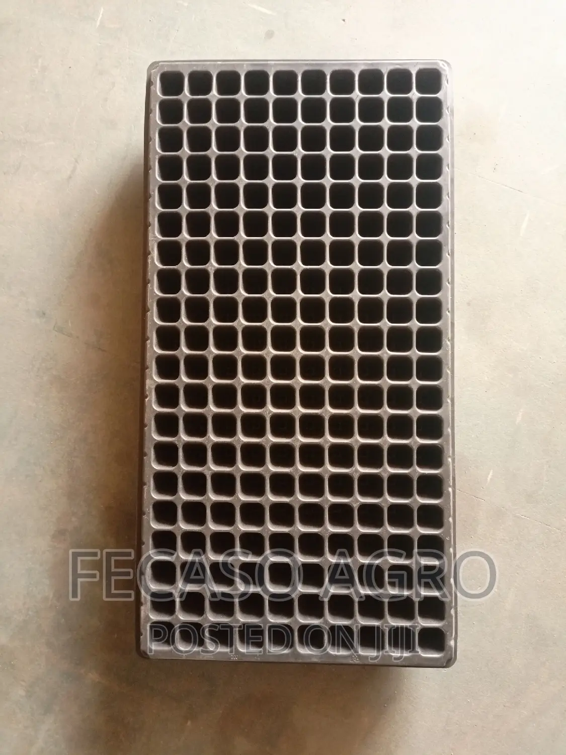 Seed Trays, 105, 200, 128 Ceels