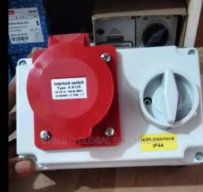 32amps Industrial Plug With Swtich