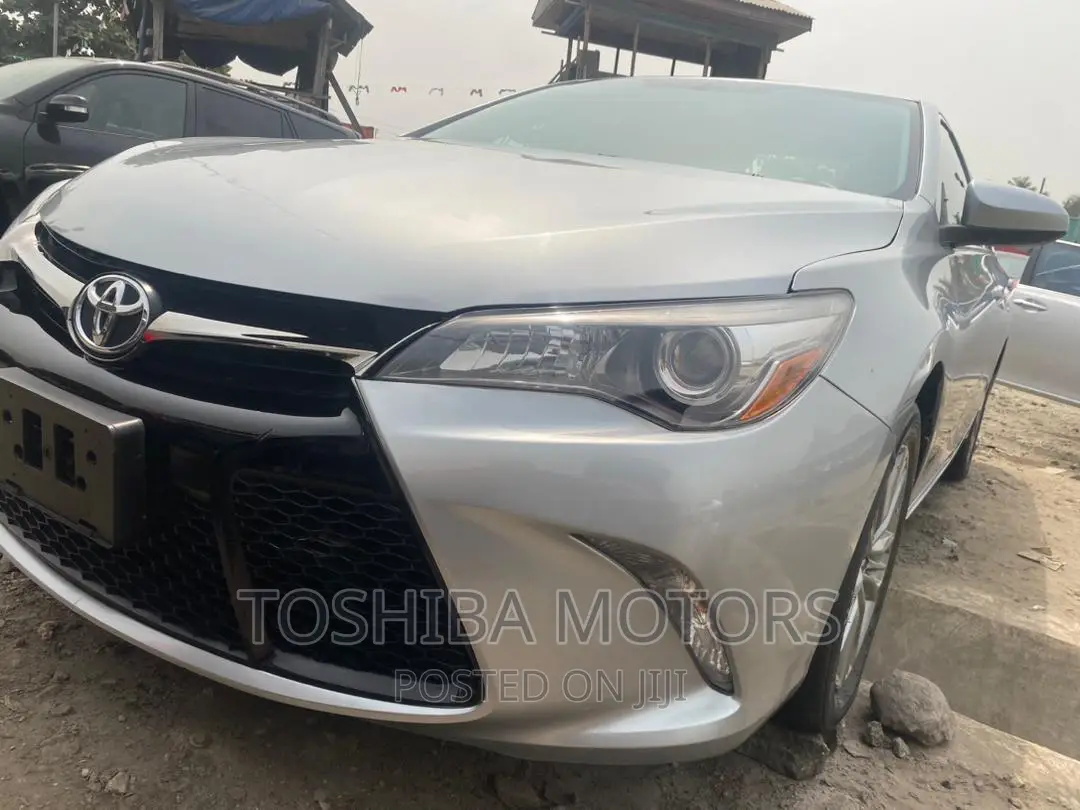Toyota Camry 2015 Silver