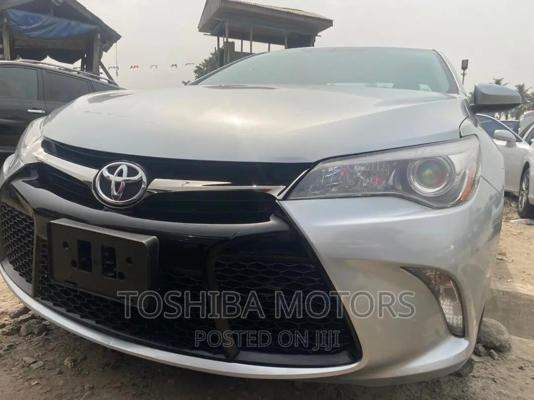 Toyota Camry 2015 Silver